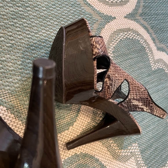 Carlos Santana Snake Print Platform Heels Sz 7 - Picture 7 of 11